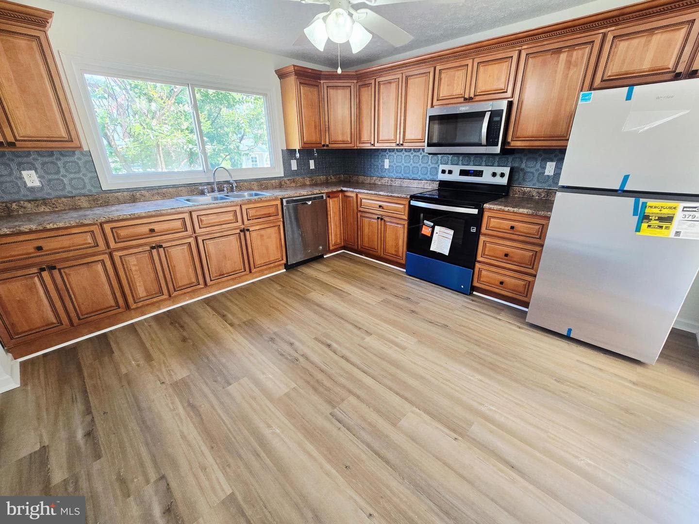 229 Carroll St photo 7