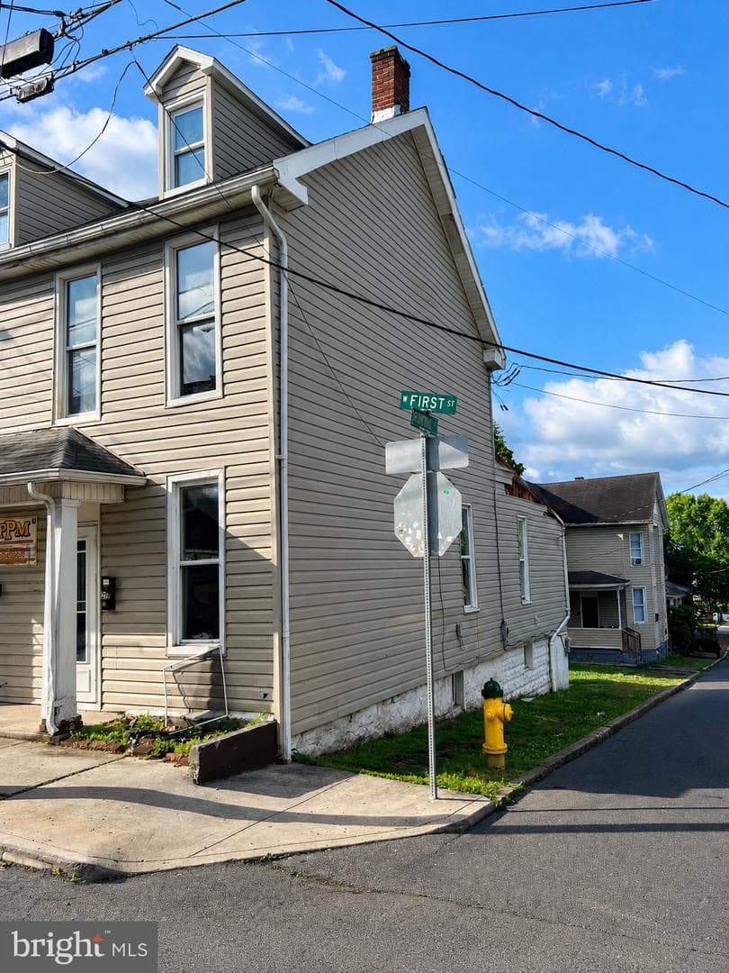 27 W First Street W photo 3