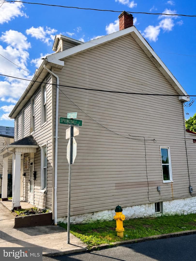 27 W First Street W photo 4