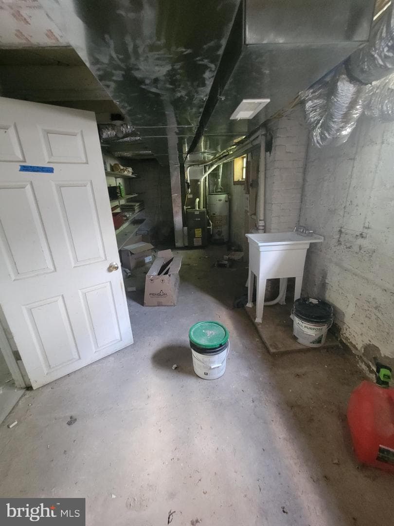11907 Iris Avenue photo 5
