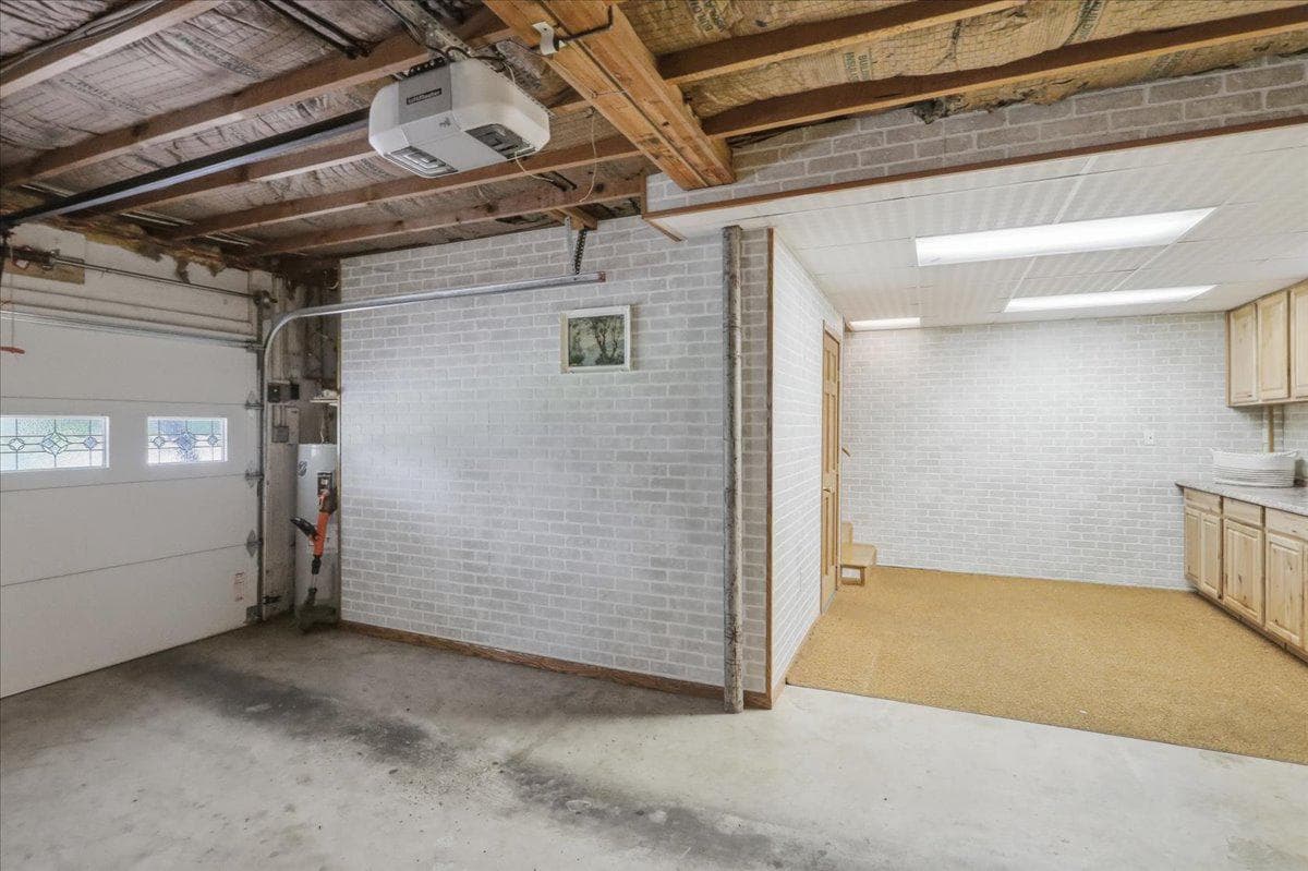 14105 Royal Oak Drive SW photo 32