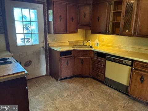 44 Memorial Avenue photo 2