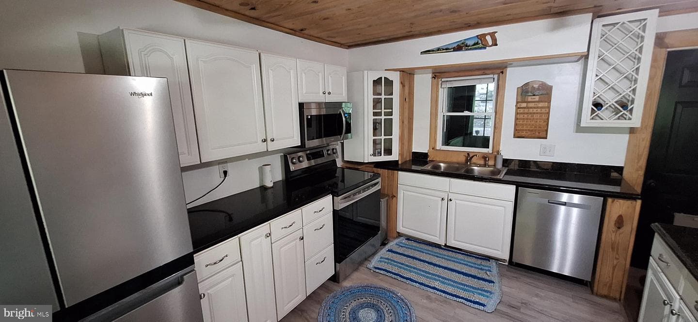 640 Baker Street photo 16