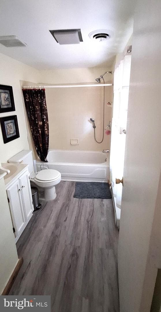 640 Baker Street photo 34