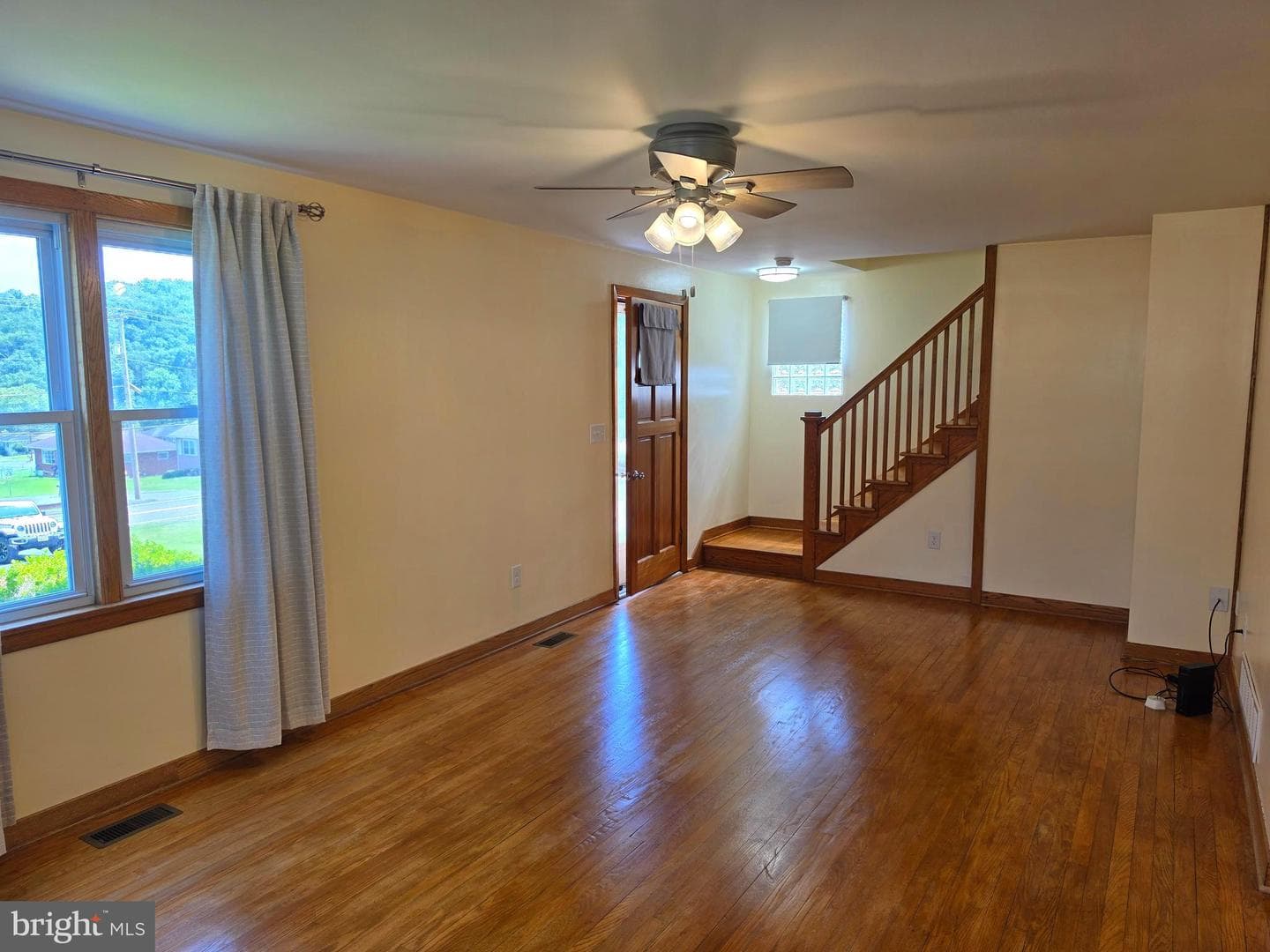 12405 Bedford Road NE photo 10