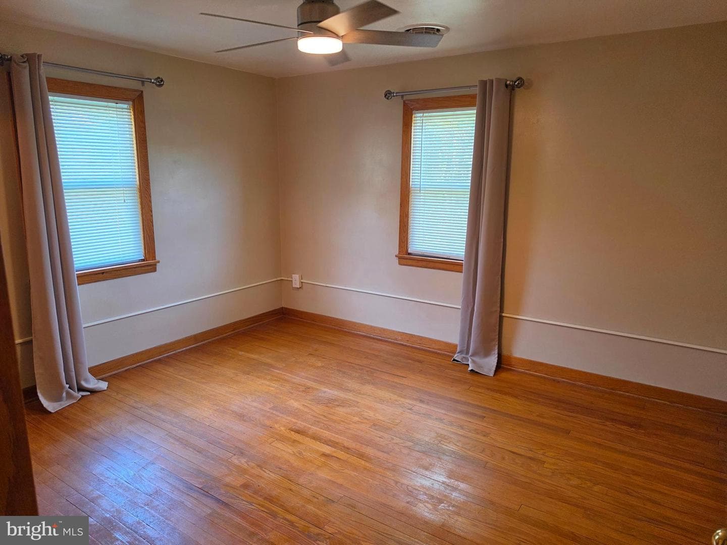 12405 Bedford Road NE photo 22