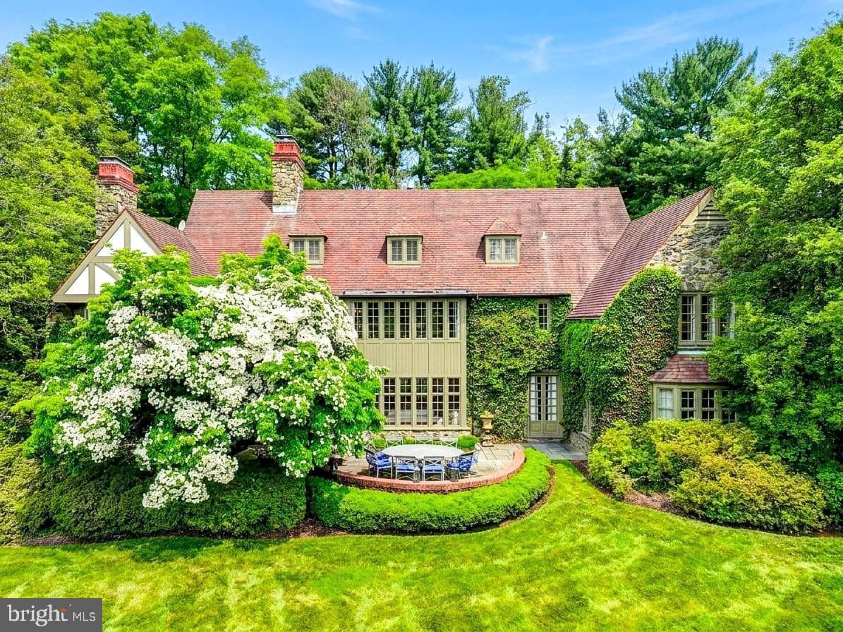 102 Cotswold Road photo 4