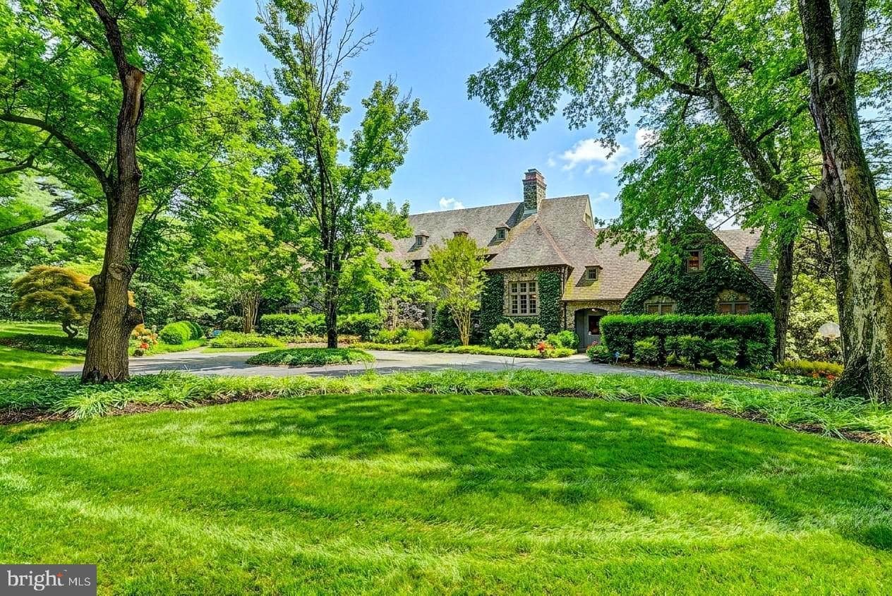 102 Cotswold Road photo 64