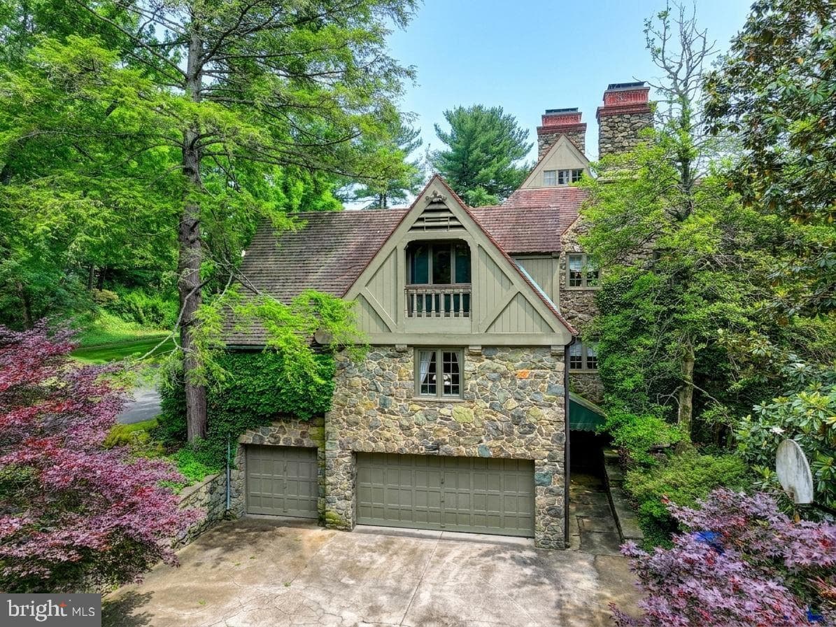 102 Cotswold Road photo 65