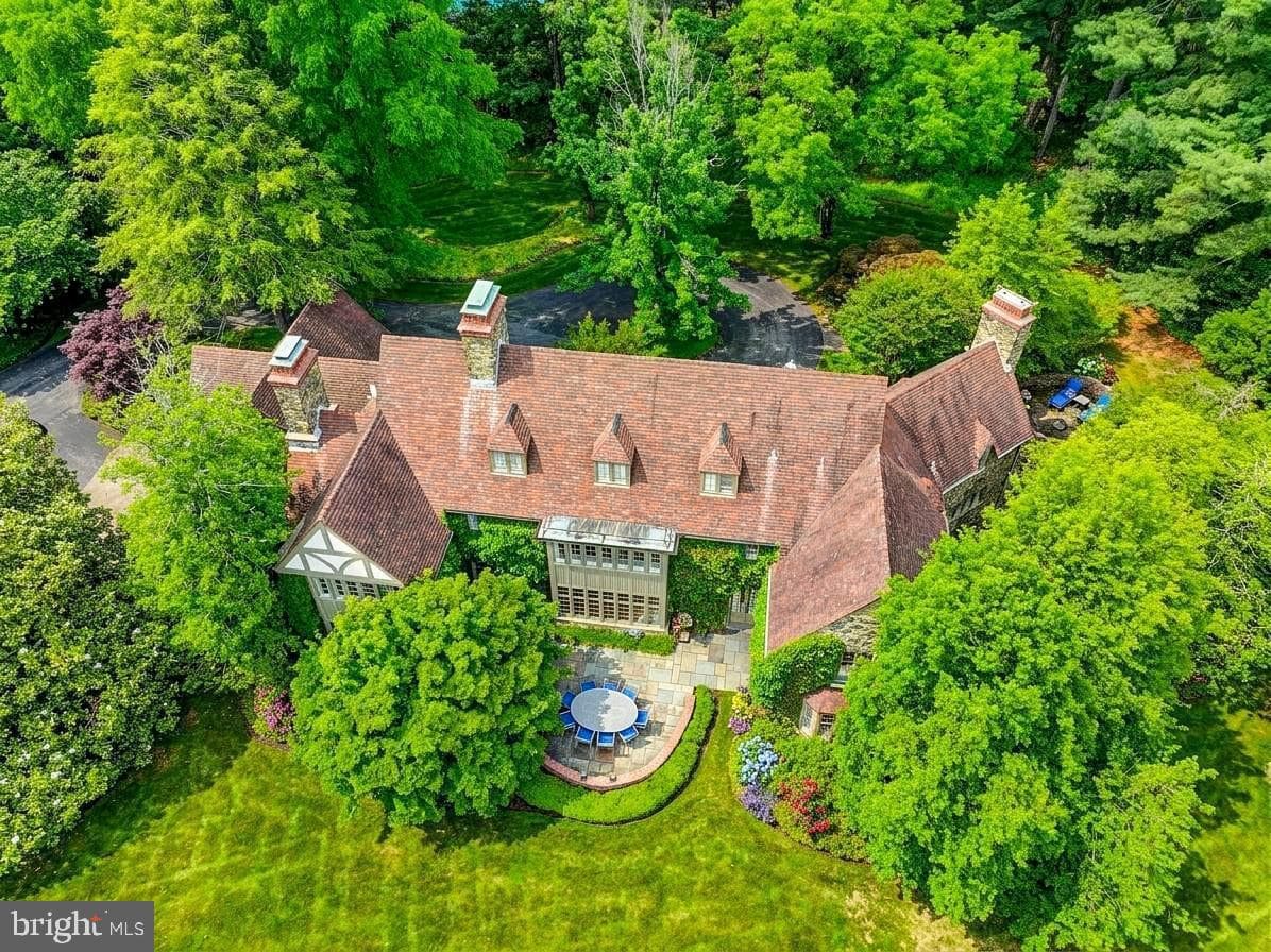 102 Cotswold Road photo 67
