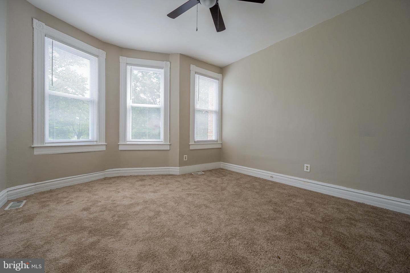 2812 Auchentoroly Terrace photo 16