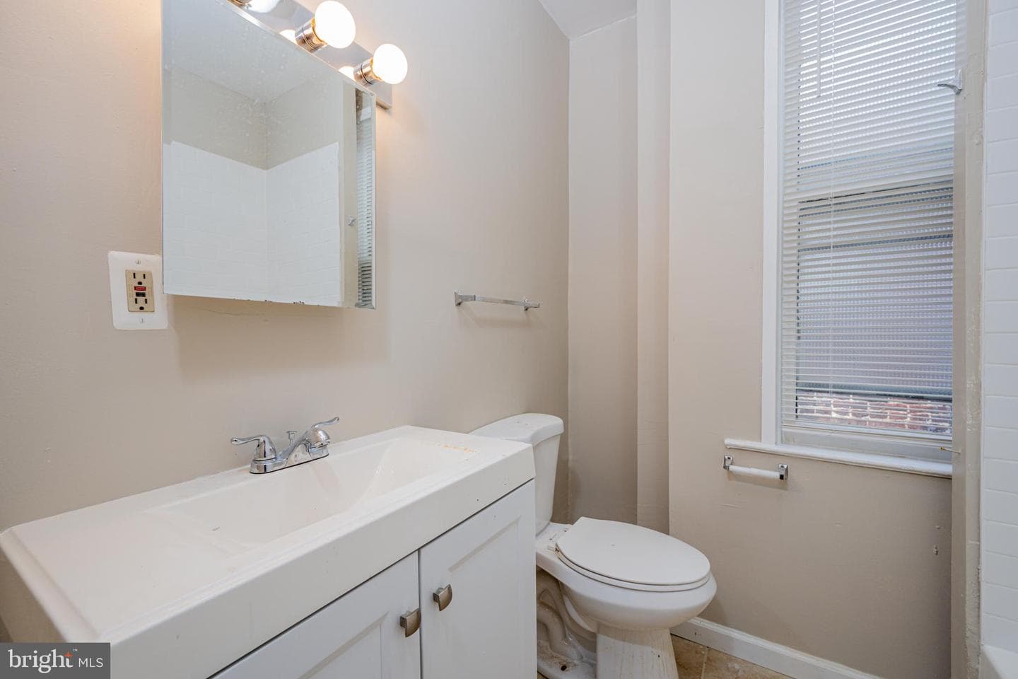 2812 Auchentoroly Terrace photo 24