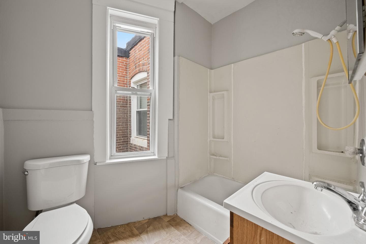 225 N Luzerne Avenue photo 30