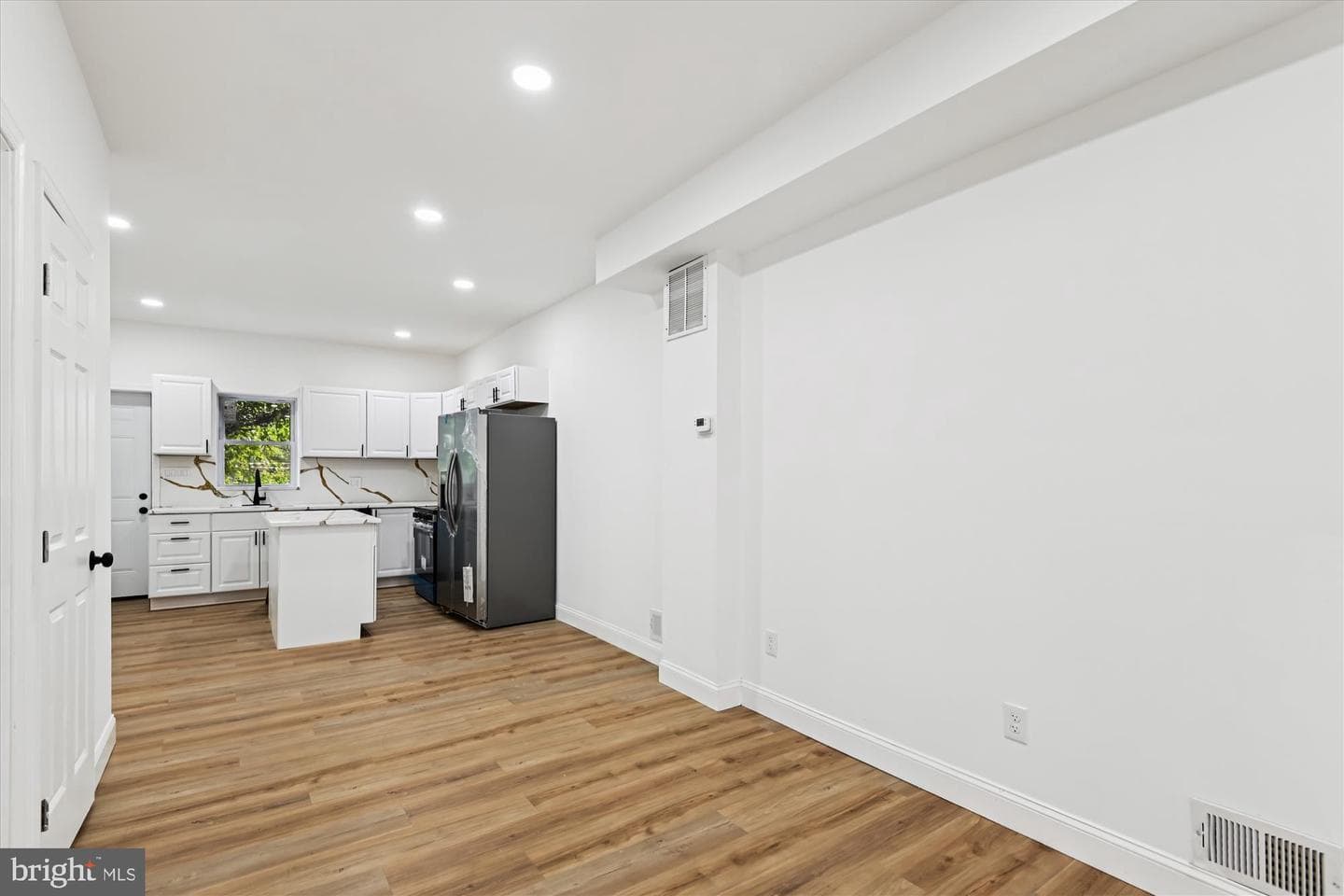 5235 Saint Charles Avenue photo 10