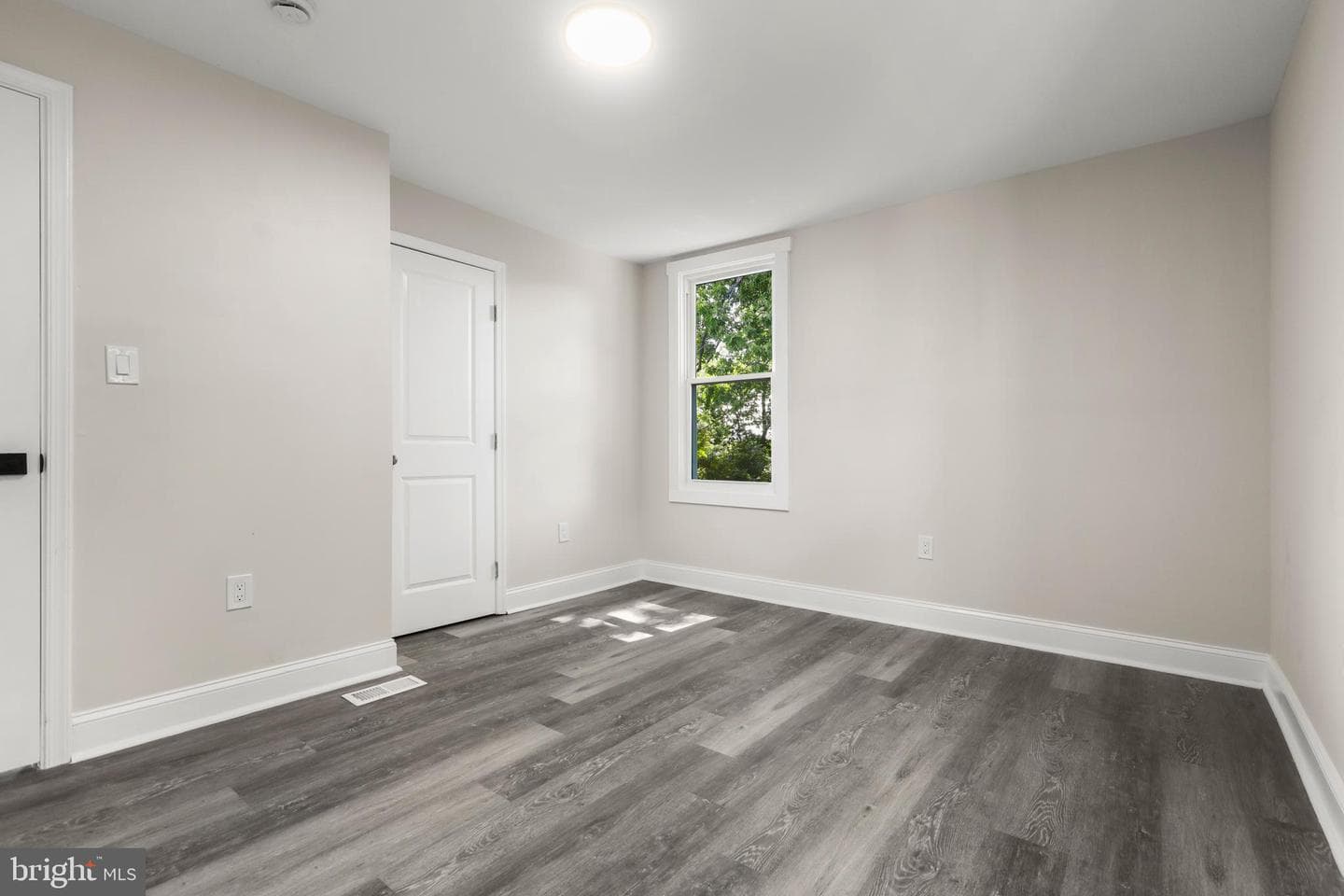 505 Mccabe Avenue photo 30