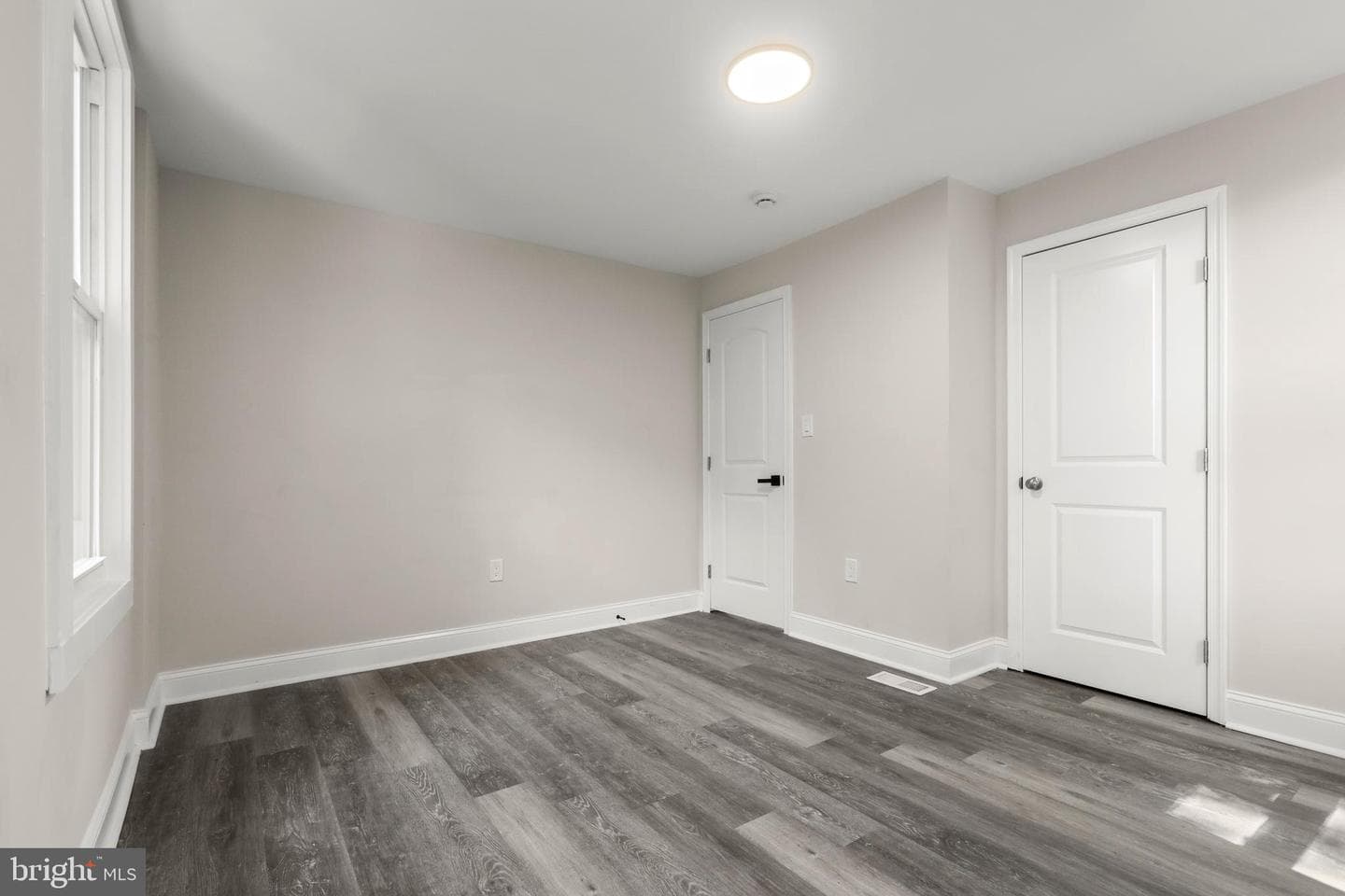 505 Mccabe Avenue photo 31