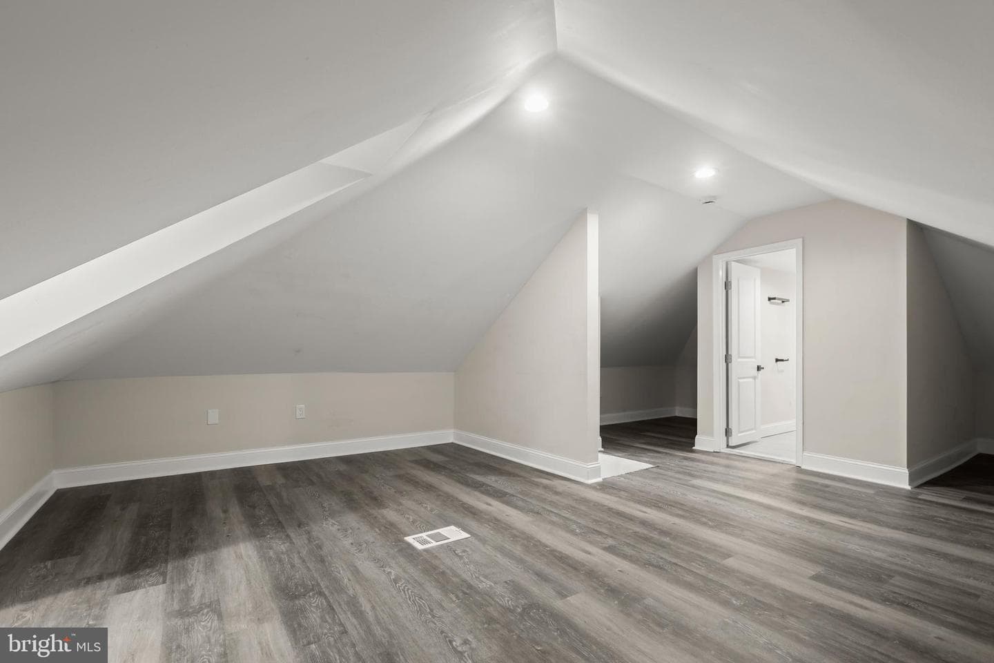 505 Mccabe Avenue photo 35
