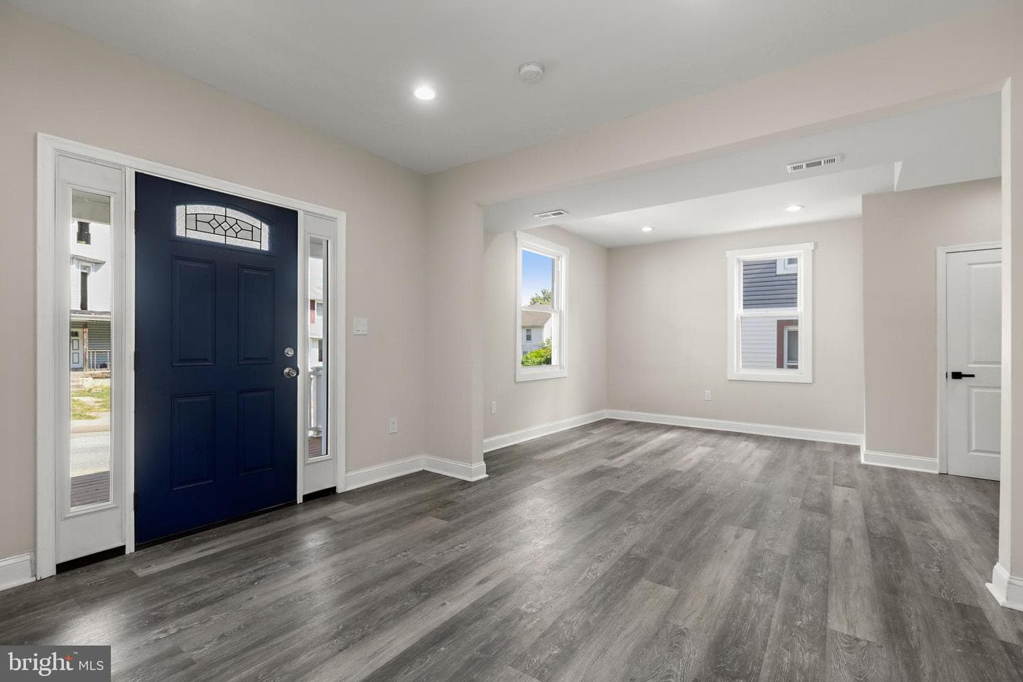 505 Mccabe Avenue photo 8