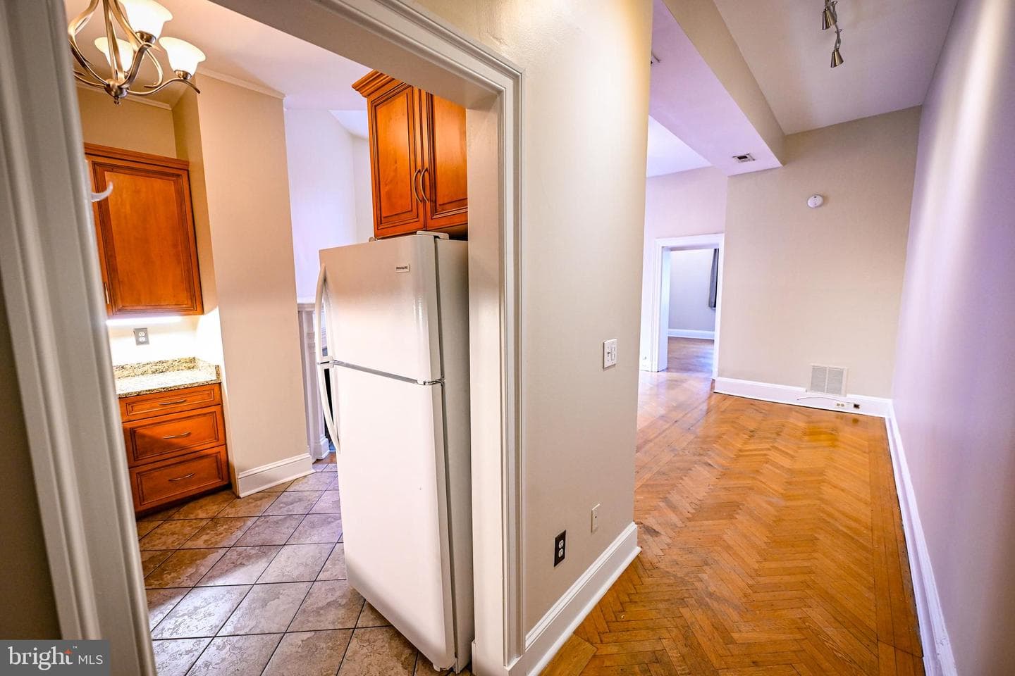 10 W Madison Street #21 photo 14