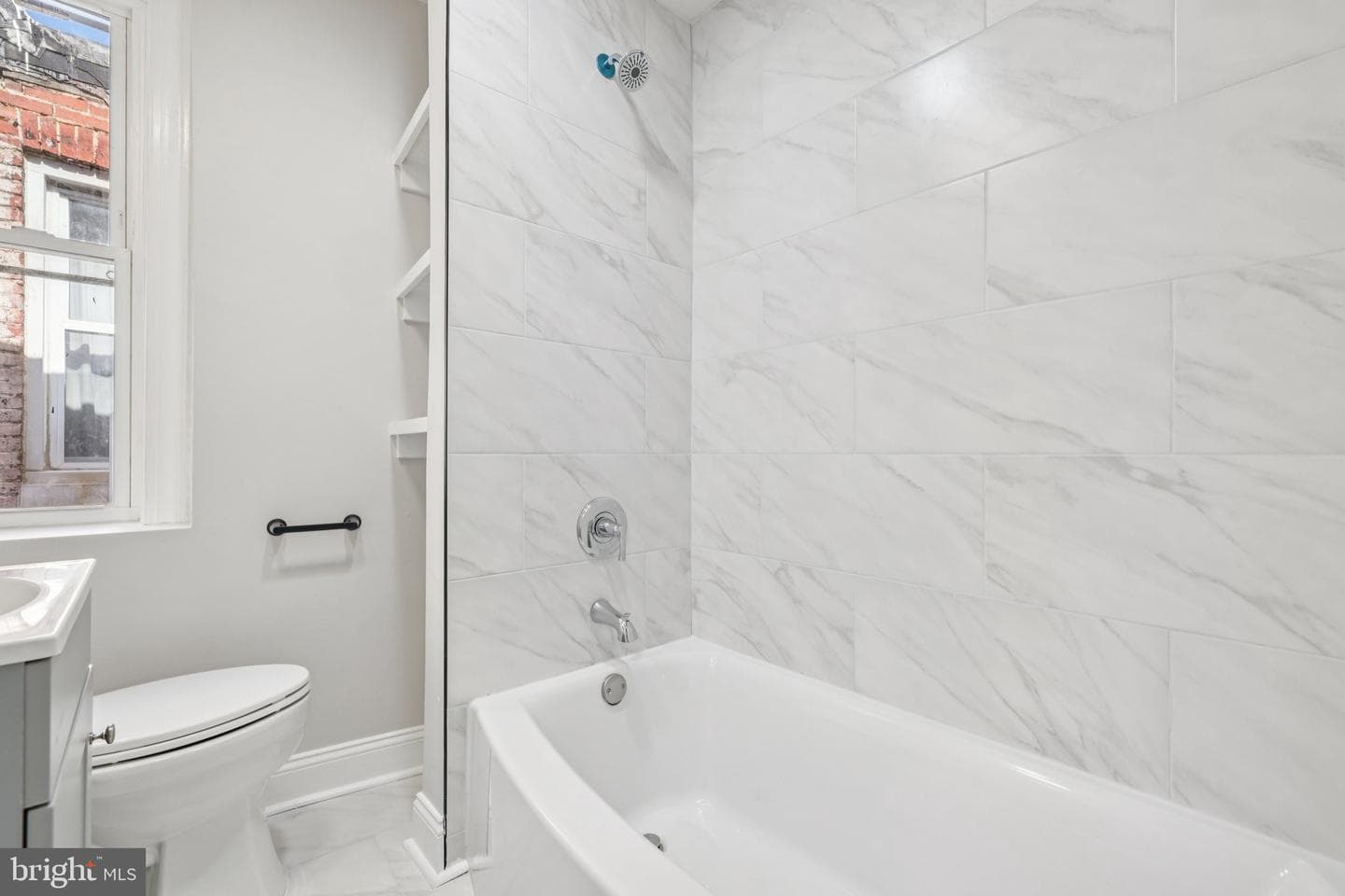1610 N Bond Street photo 18