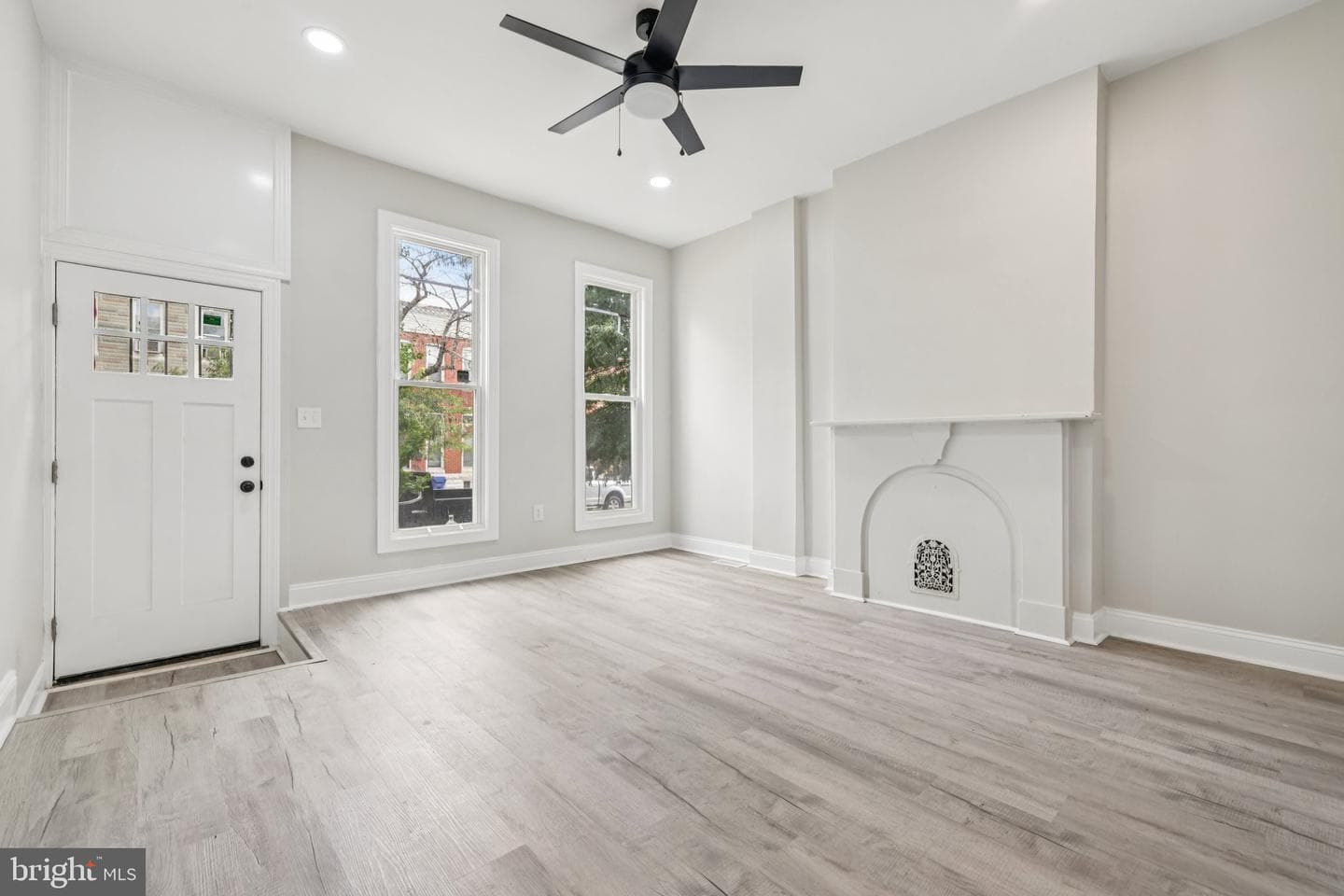 1610 N Bond Street photo 3
