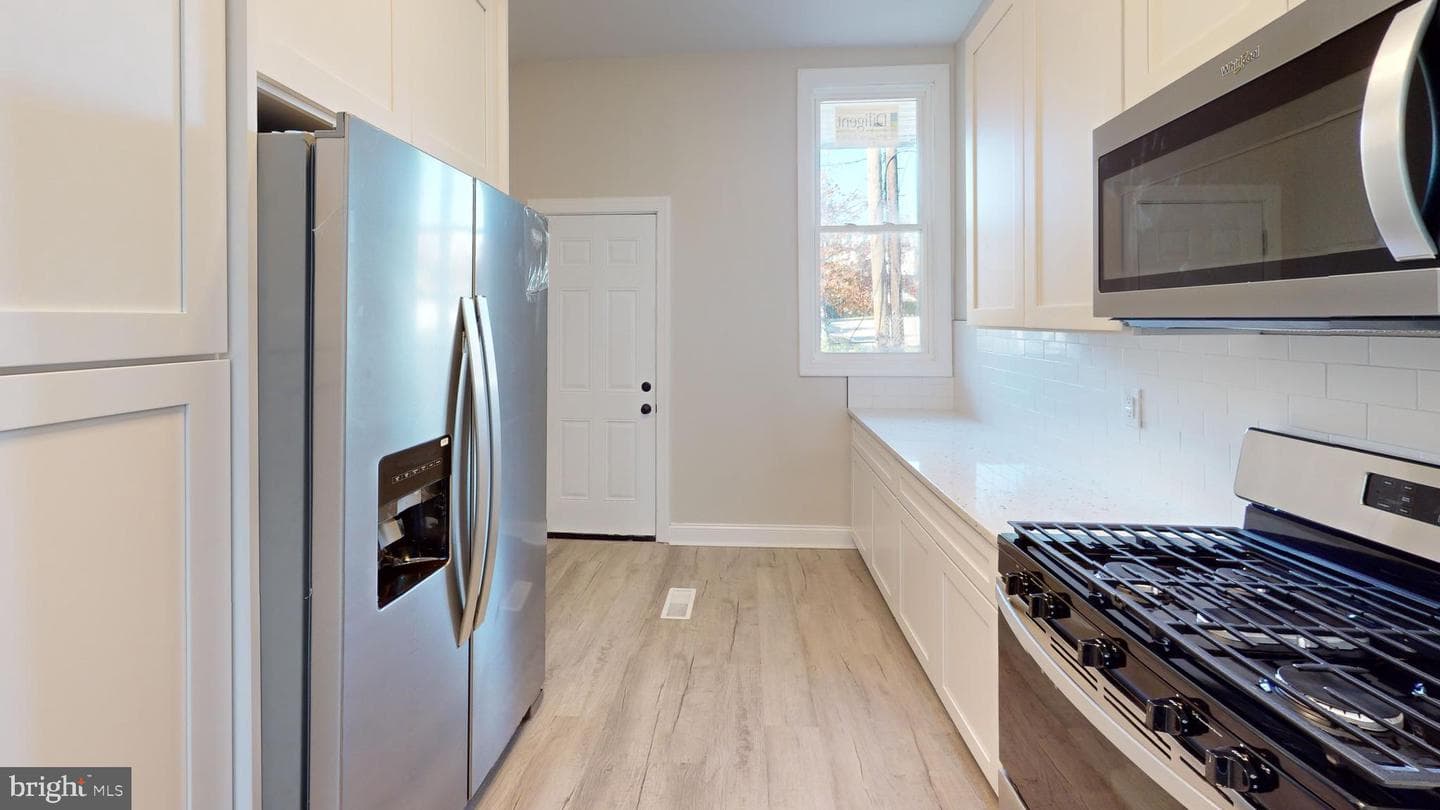1610 N Bond Street photo 8
