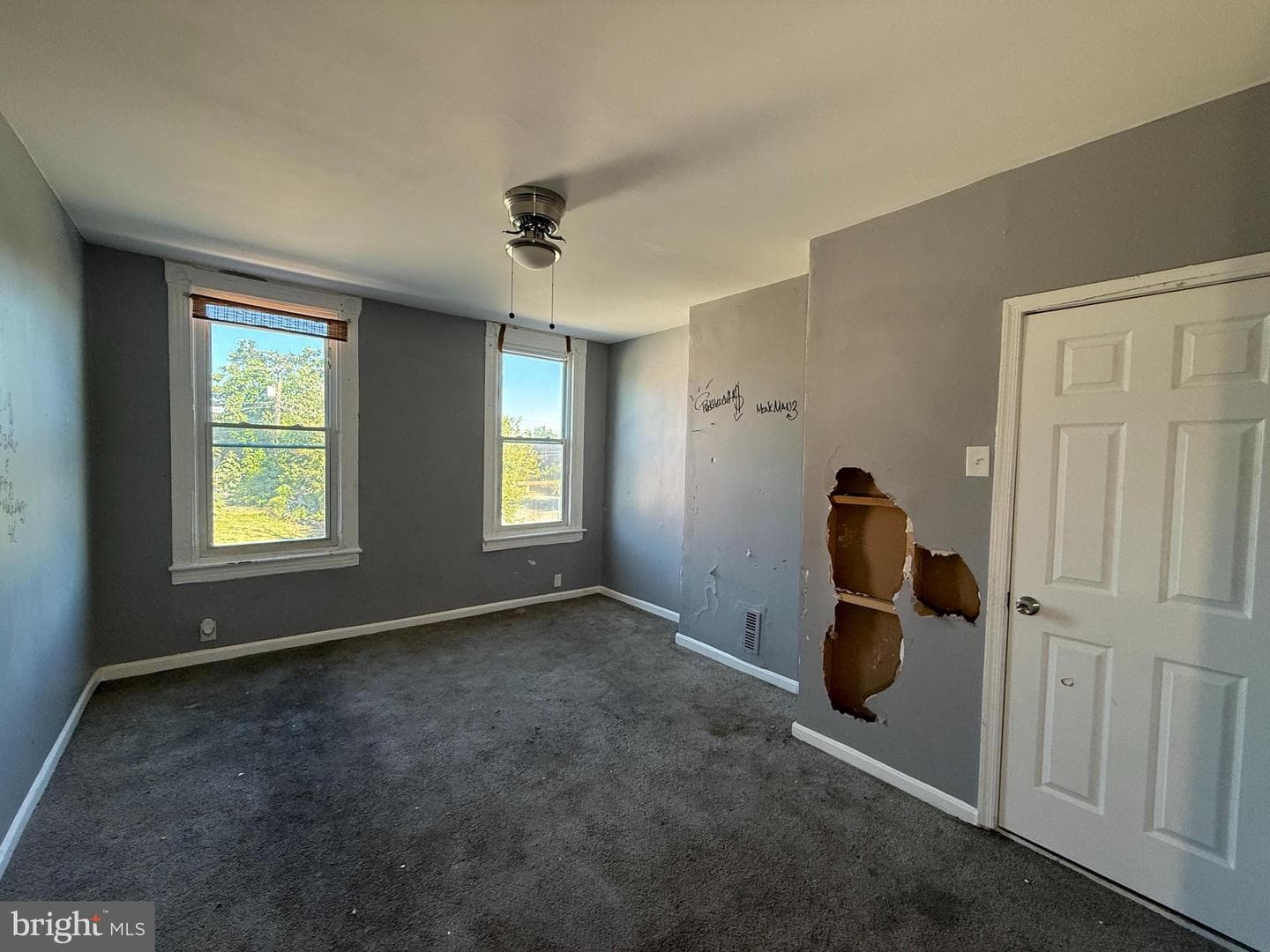 2422 Brentwood Avenue photo 8