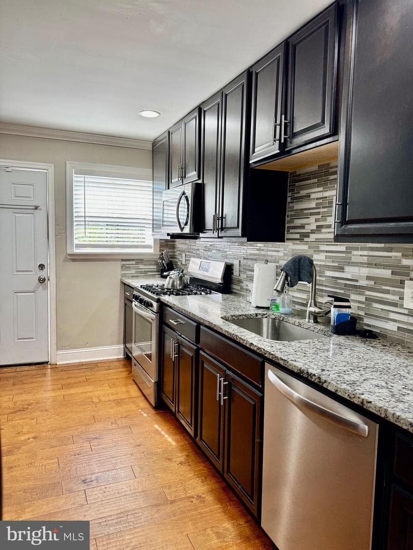 1019 W Fayette Street photo 11