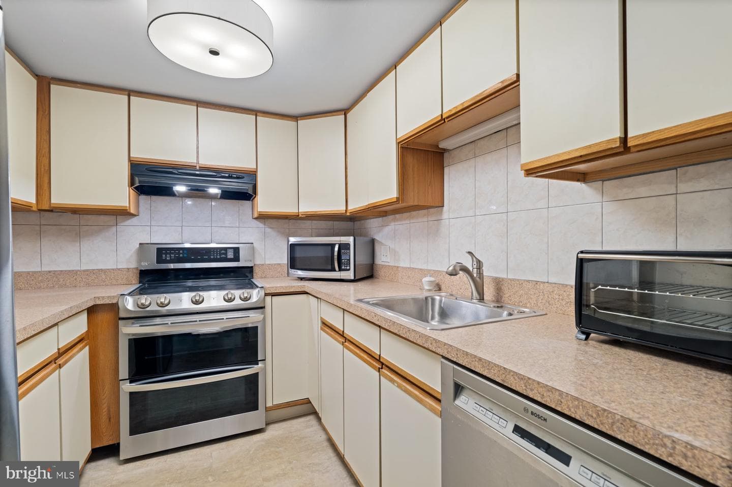 1040 Deer Ridge Dr # 402 photo 8