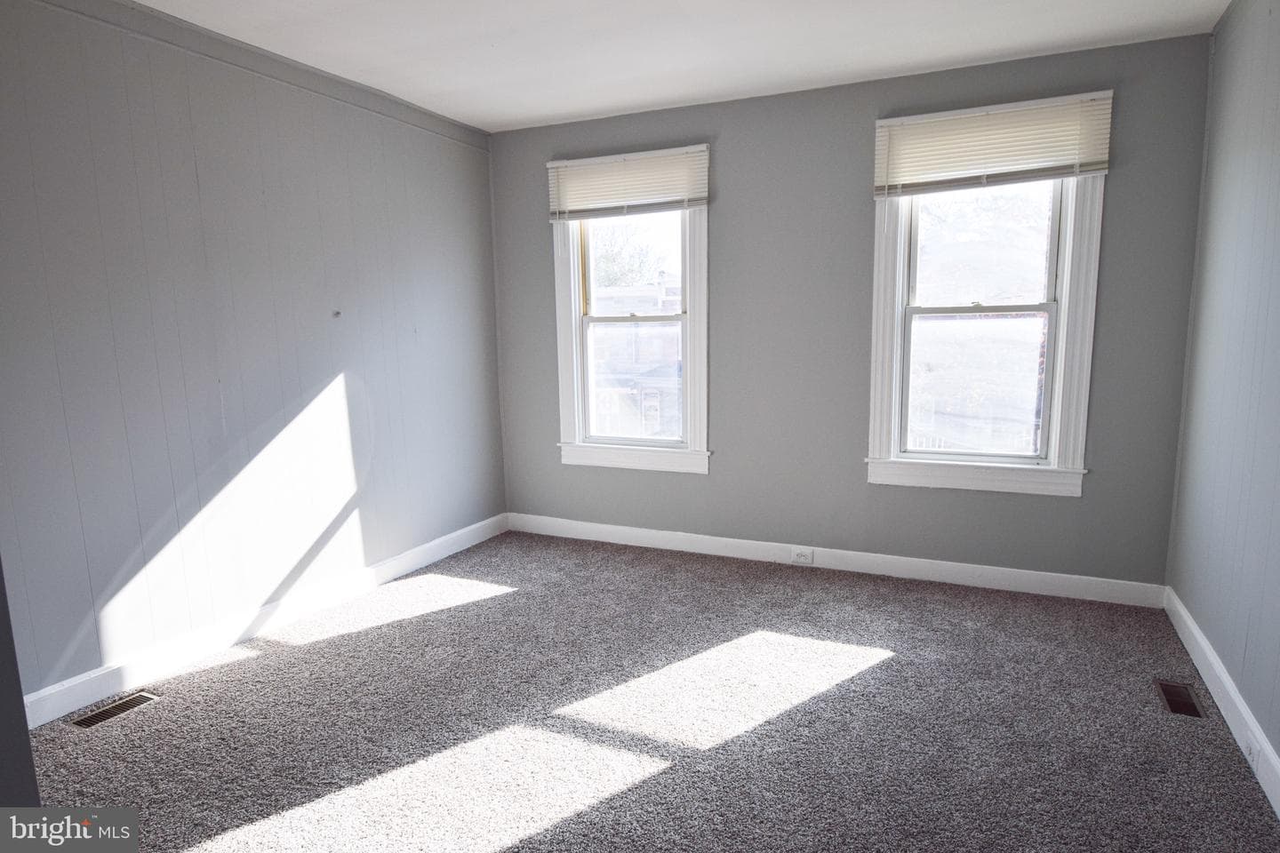 2542 W Pratt Street photo 12