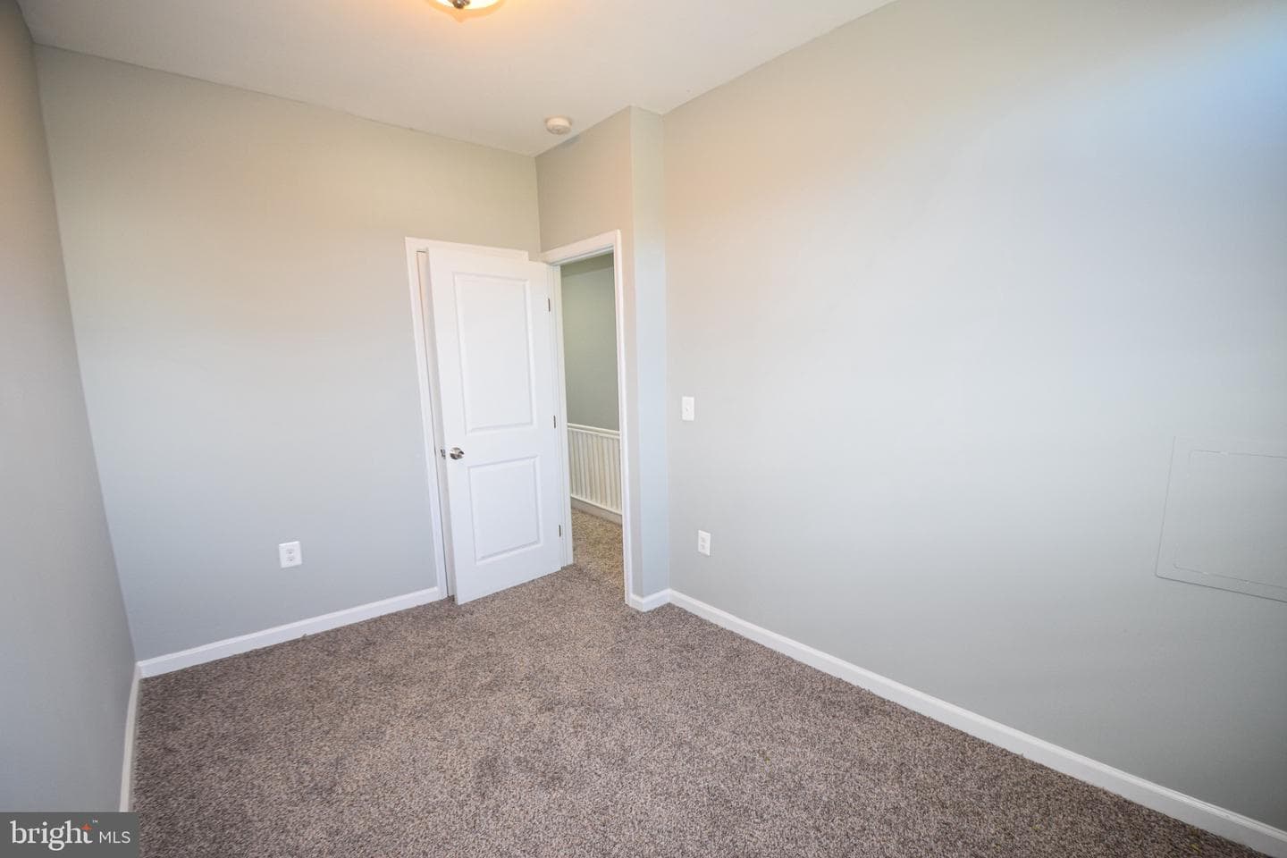 2542 W Pratt Street photo 18