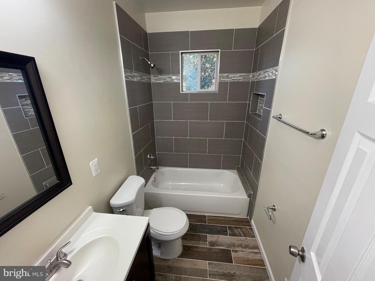 3923 Fairview Avenue photo 18
