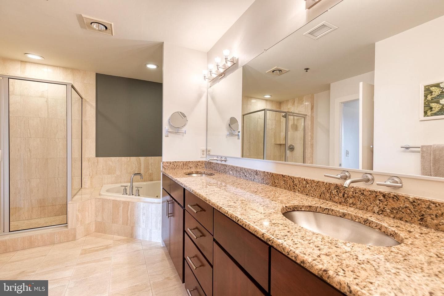 1400 Lancaster Street #305 photo 31