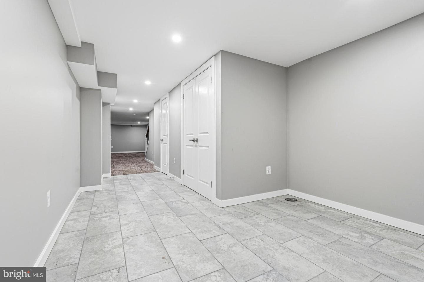 2906 Clifton Avenue photo 28