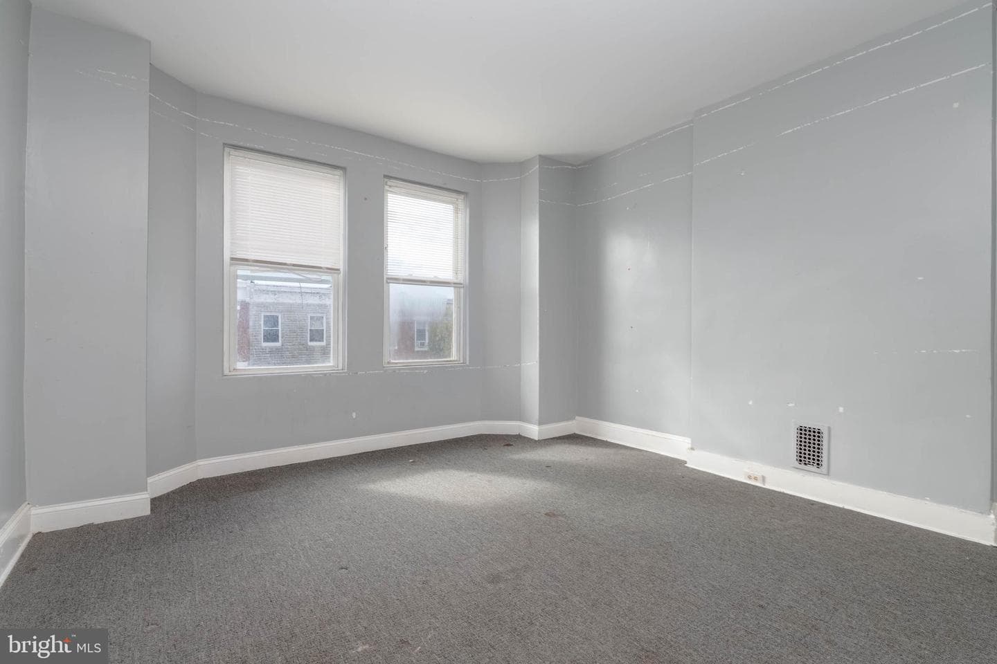 2216 W Fayette Street photo 17