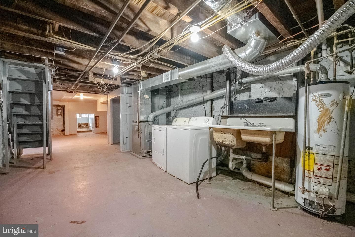 2216 W Fayette Street photo 27