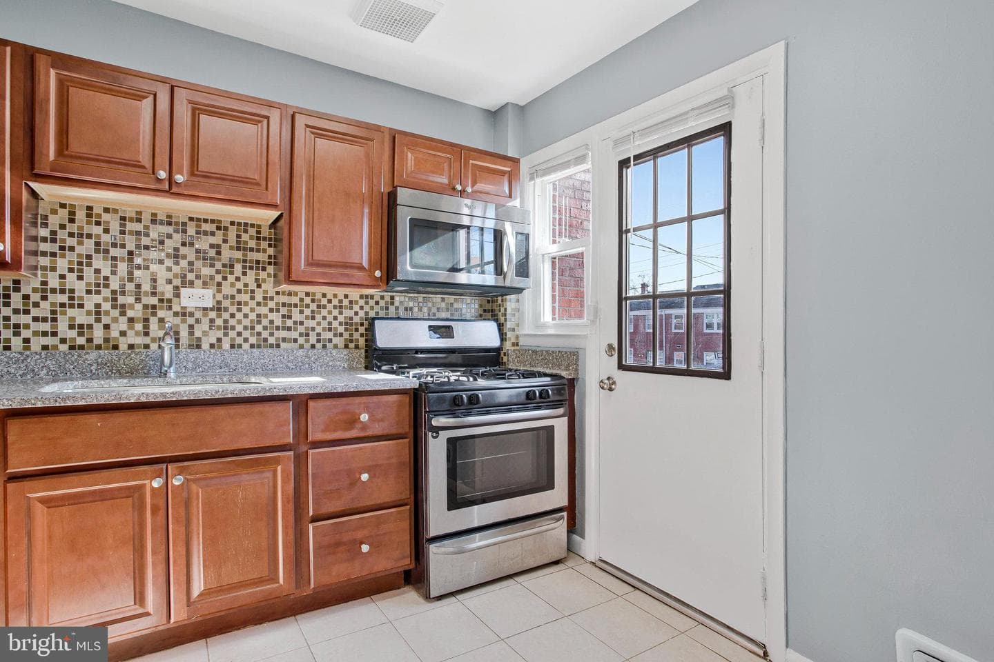 1231 Sheridan Avenue photo 15
