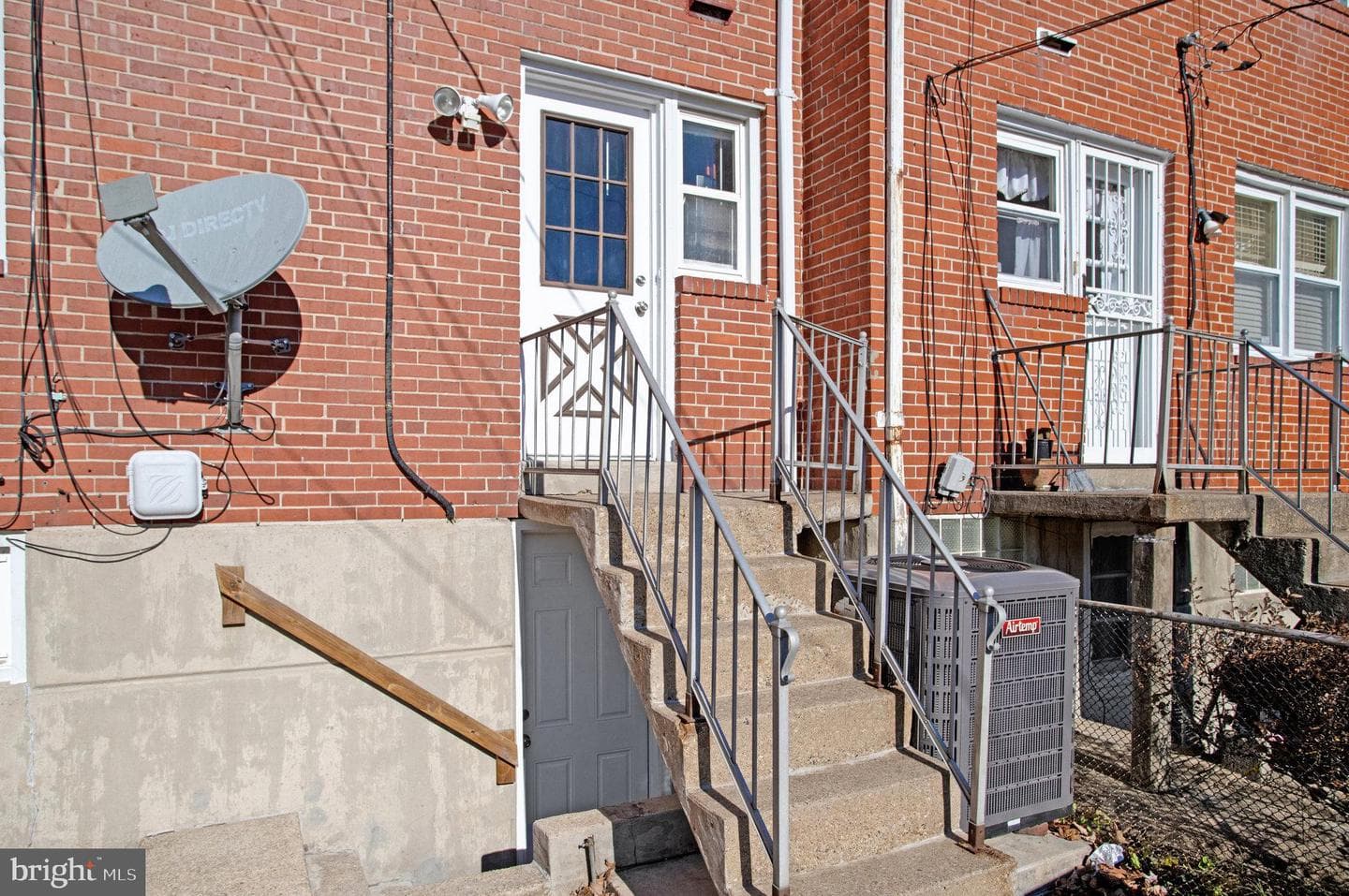 1231 Sheridan Avenue photo 35