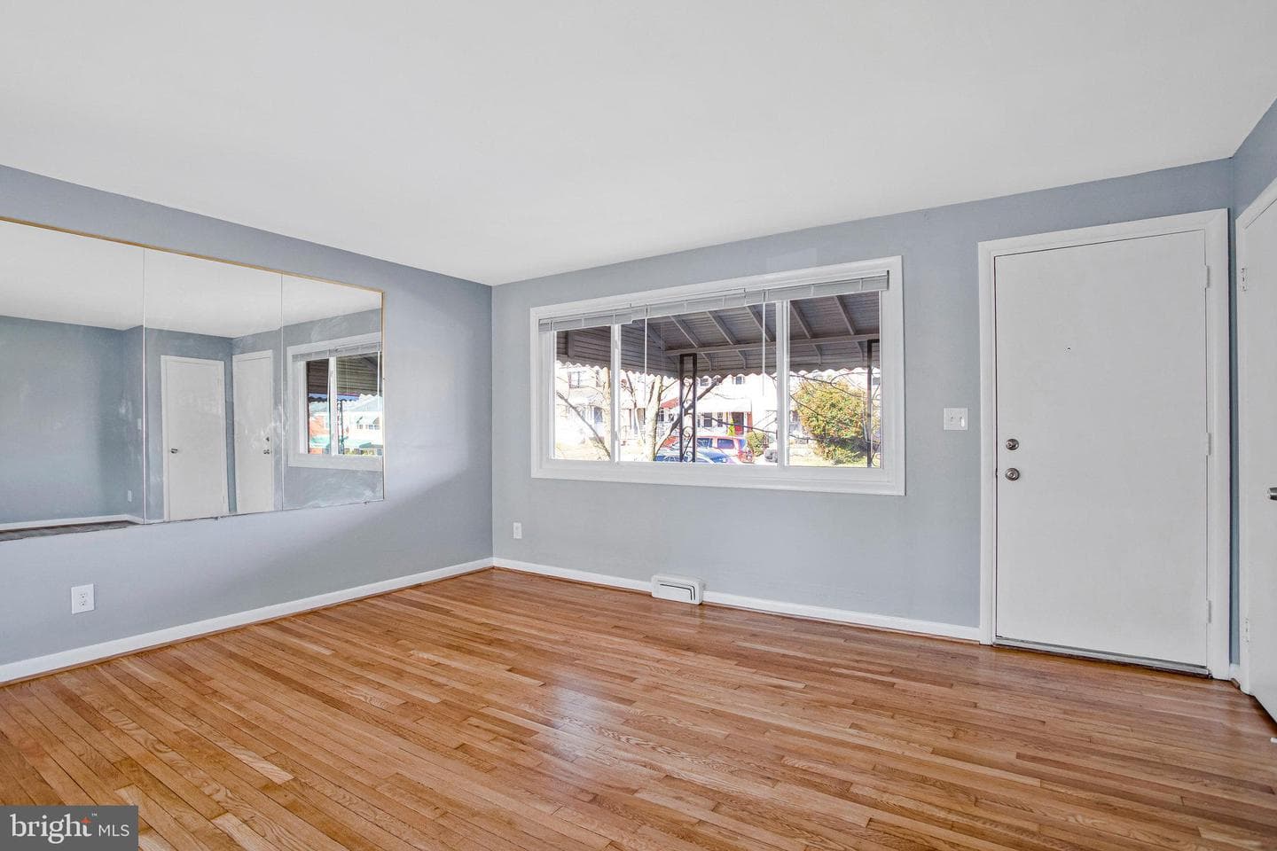 1231 Sheridan Avenue photo 7