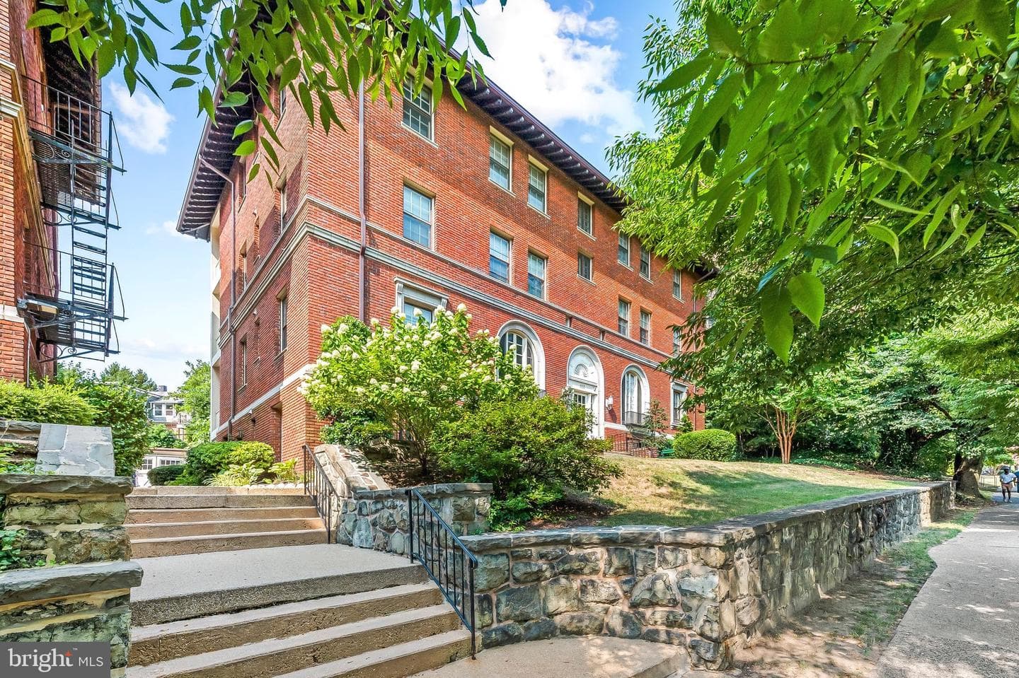 903 W University Pkwy #402 photo 11