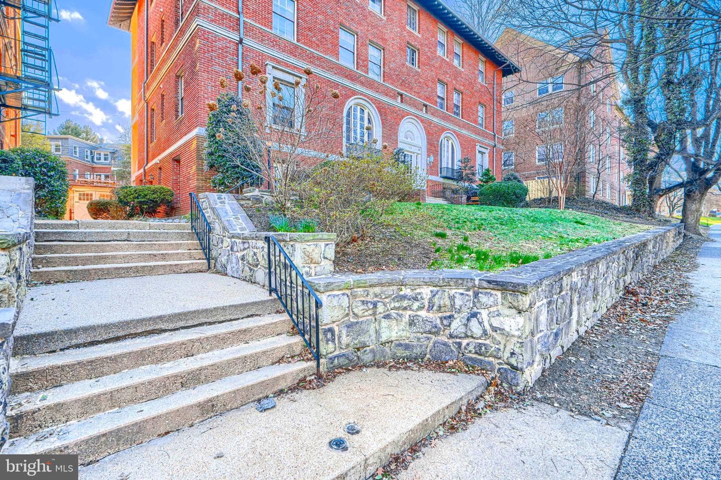 903 W University Pkwy #402 photo 12