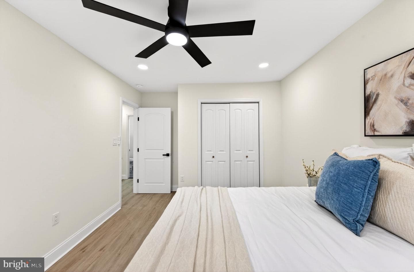 3705 W Garrison Avenue photo 23