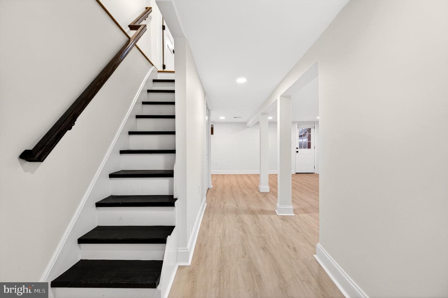 3705 W Garrison Avenue photo 24