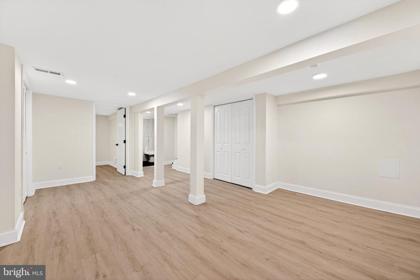 3705 W Garrison Avenue photo 26