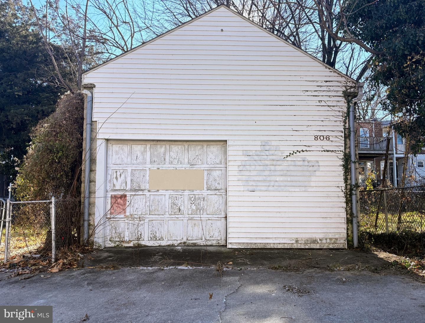 806 E 35th Street photo 24
