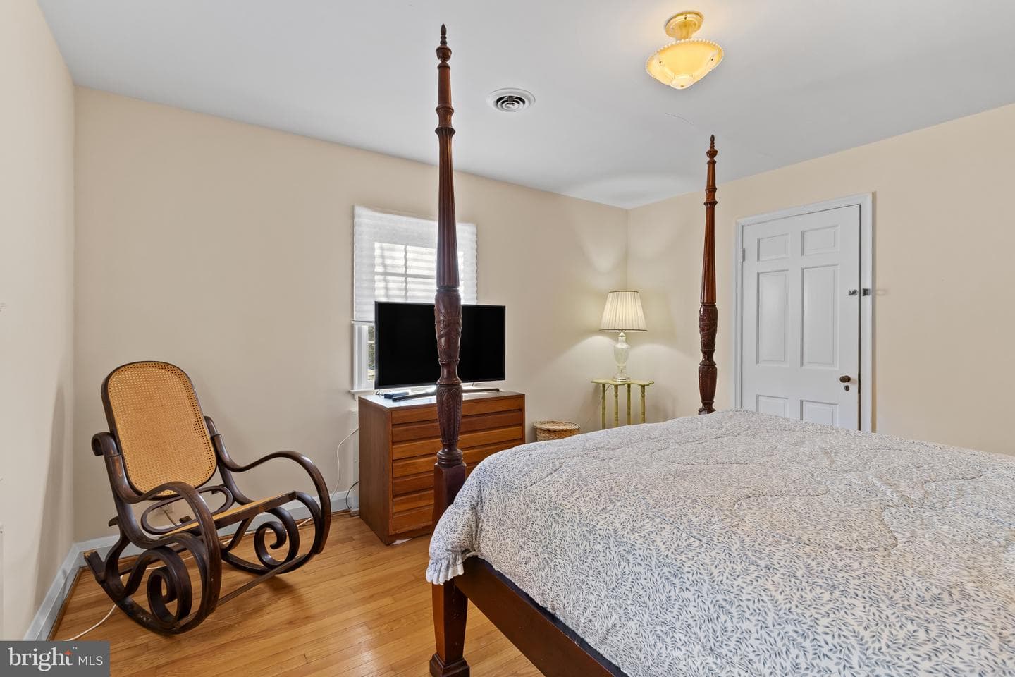 104 Gittings Avenue photo 35