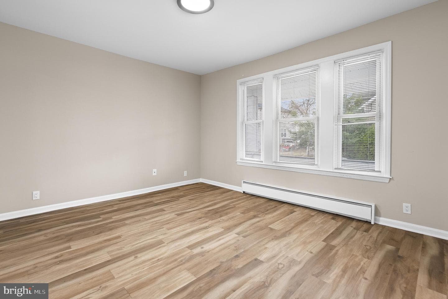 4206 Furley Avenue photo 9