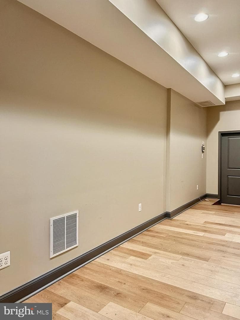 1049 S Charles Street photo 14