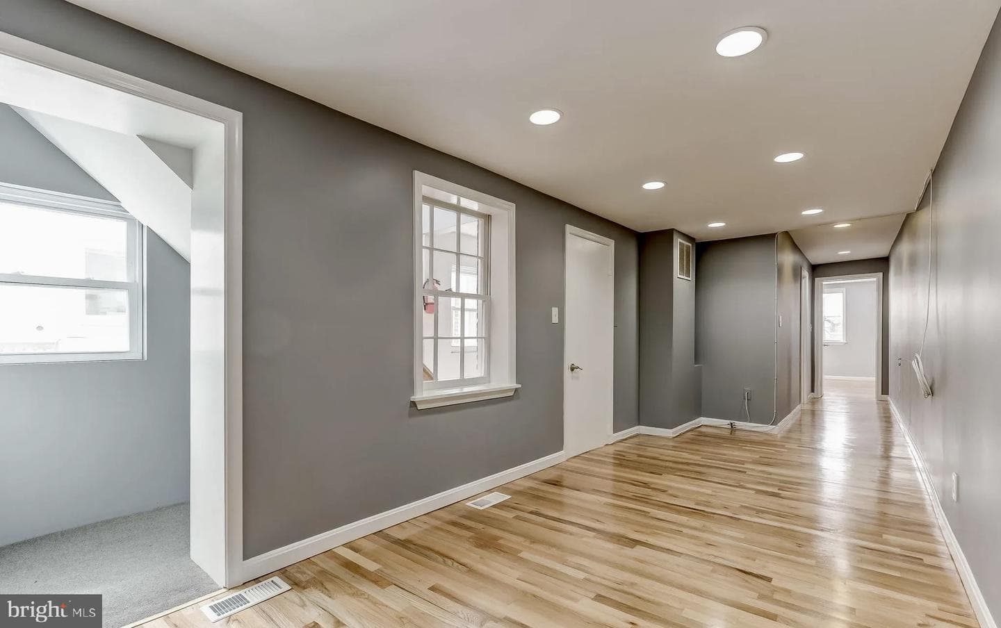 1049 S Charles Street photo 26
