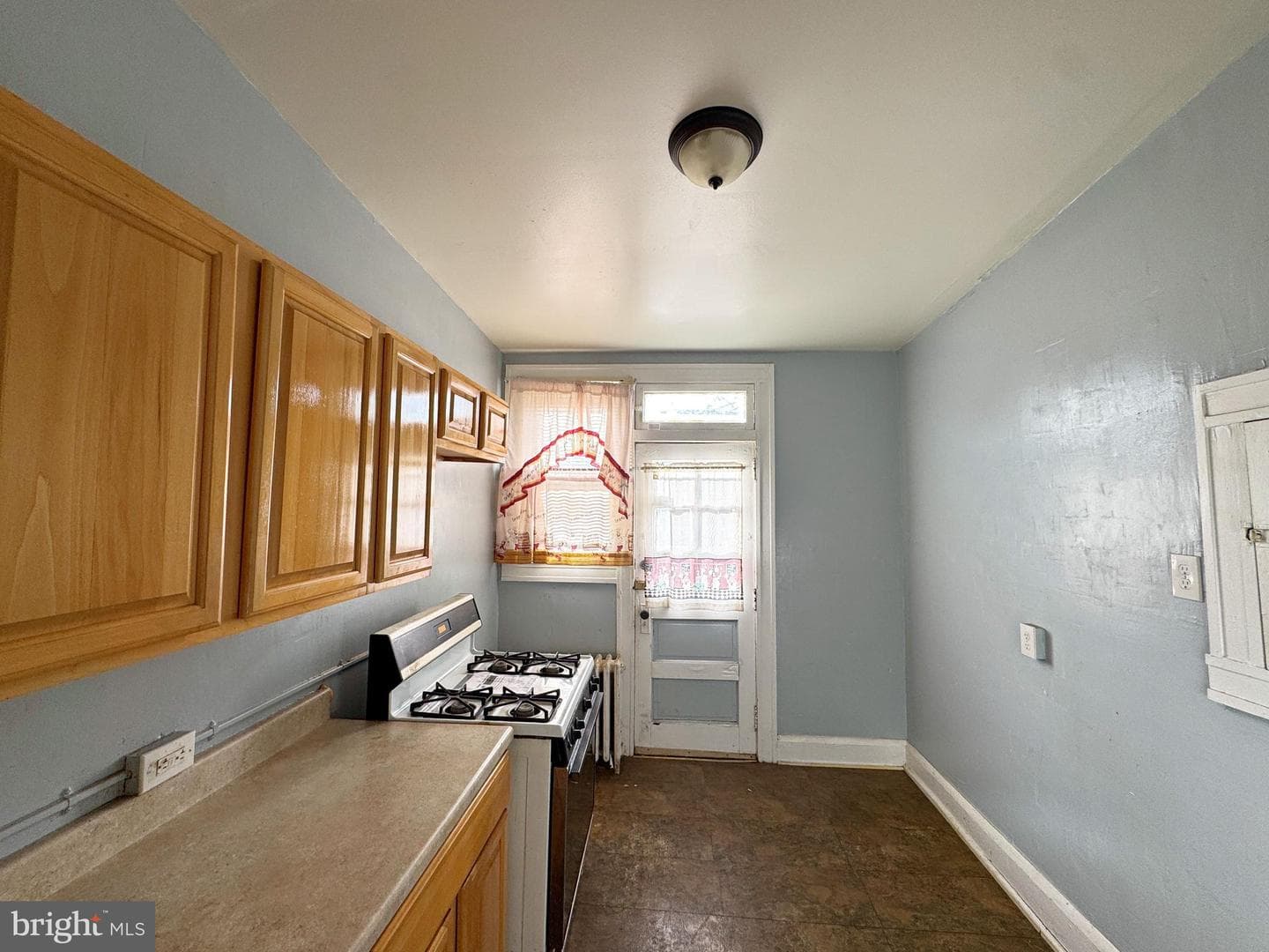3323 Kenyon Avenue photo 10